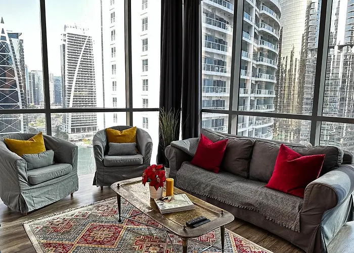La Buena Vida Holiday Homes - Luxe 1Bd, Boutique Apt Full Lakeview 1M To Metro, Lake & Almas Tower