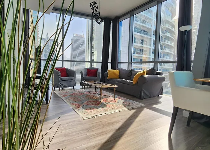 La Buena Vida Holiday Homes - Luxe 1Bd, Boutique Apt Full Lakeview 1M To Metro, Lake & Almas Tower