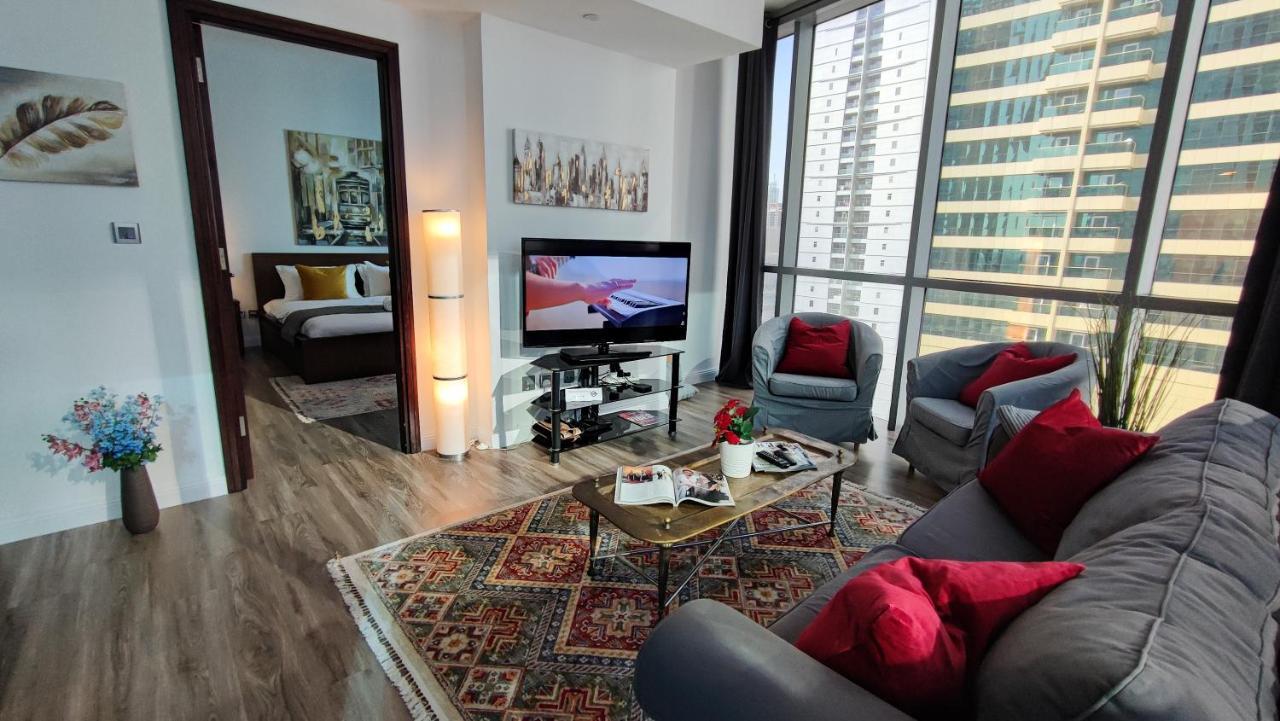 Apartamento La Buena Vida Homes - Luxe 1bd, Boutique Full Lakeview 1m To Metro, & Almas Tower Dubai